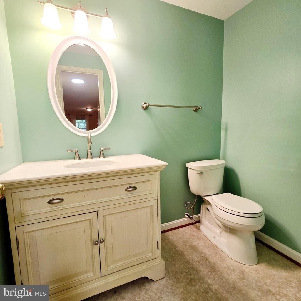 20011 Placid Lake Terrace - Photo 32
