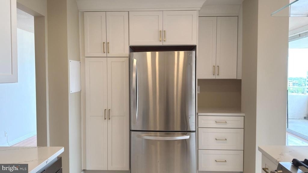 4515 Willard Avenue - Photo 10