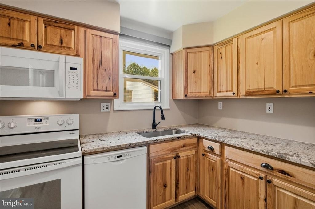 1447 Knight Avenue - Photo 5
