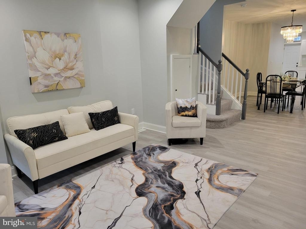2745 W Mosher Street - Photo 3