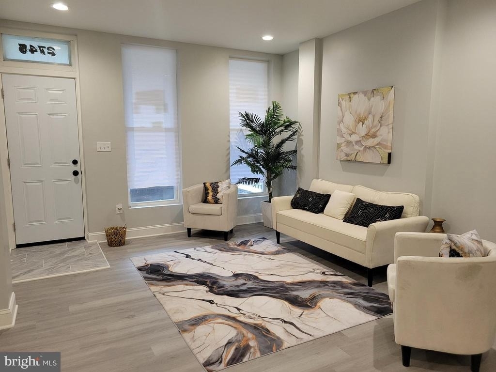 2745 W Mosher Street - Photo 4
