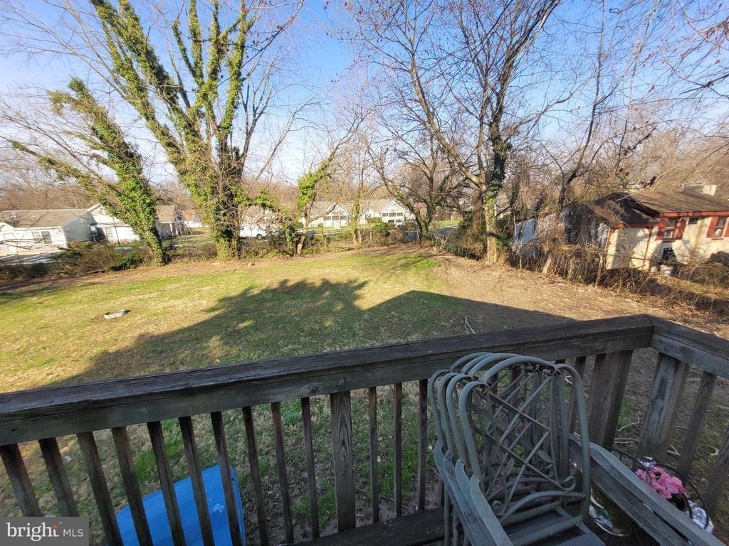 305 Maple - Photo 9
