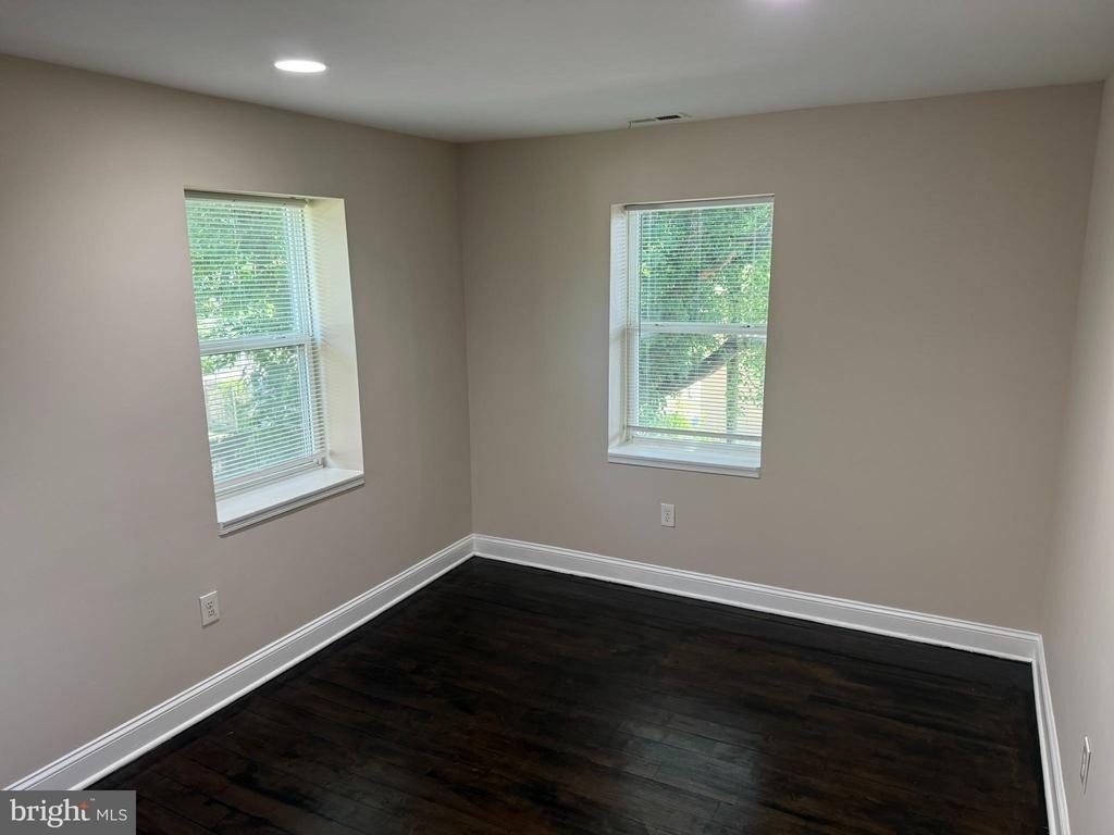 5501 Foote St. Ne - Photo 11