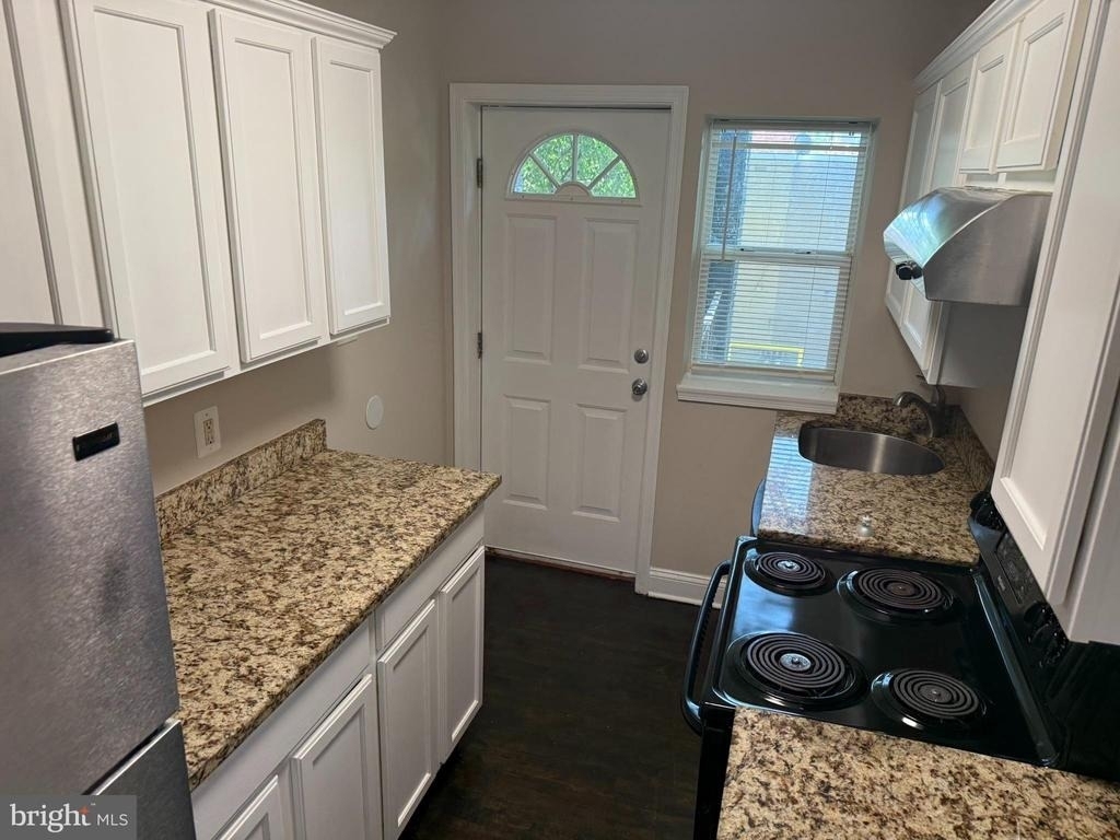 5501 Foote St. Ne - Photo 6
