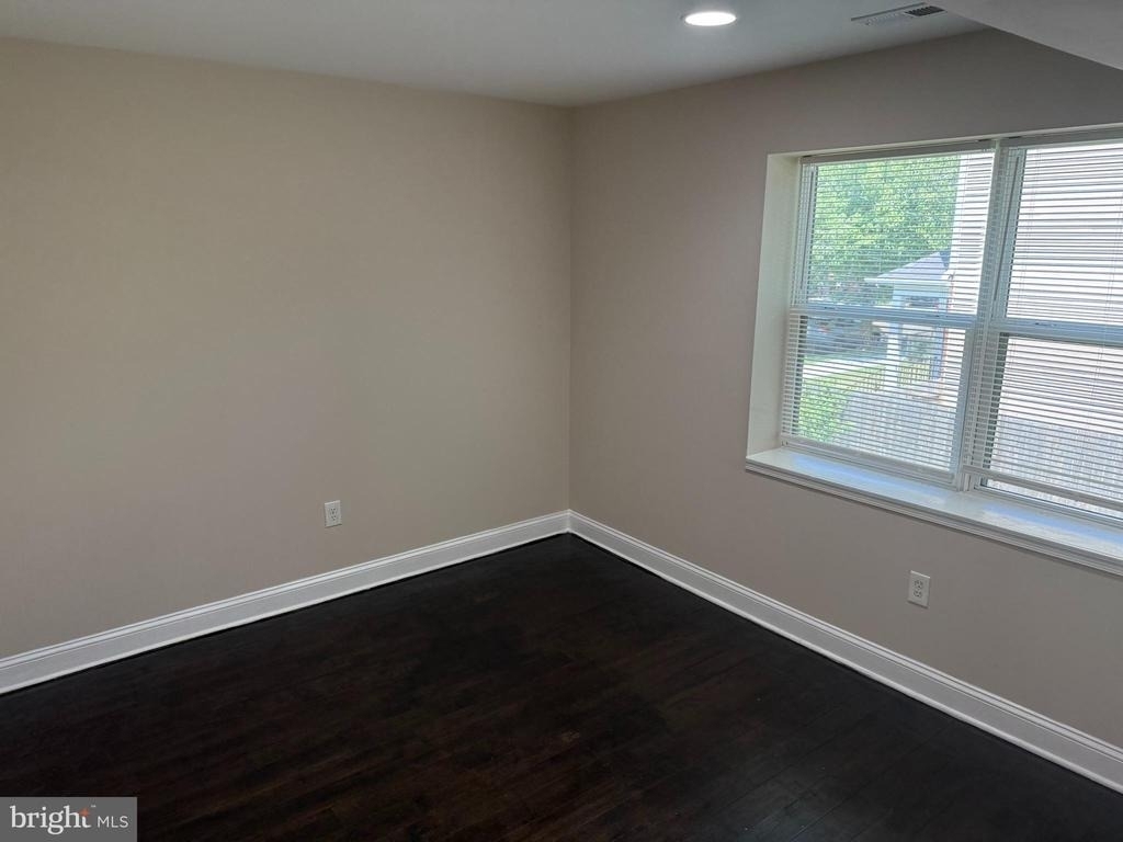 5501 Foote St. Ne - Photo 9