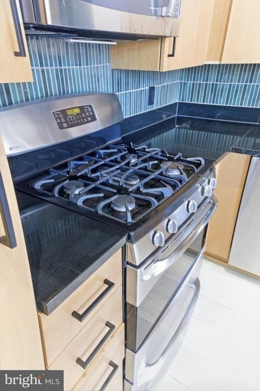 811 4th Street Nw - Photo 21