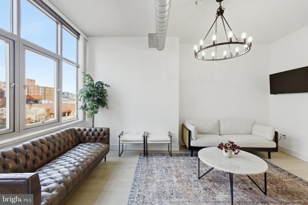 811 4th Street Nw - Photo 10