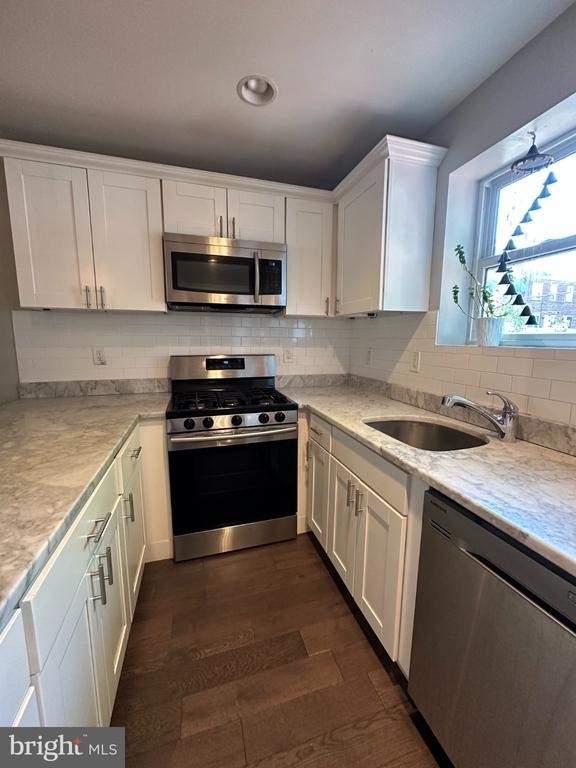 1914 D Street Ne - Photo 3