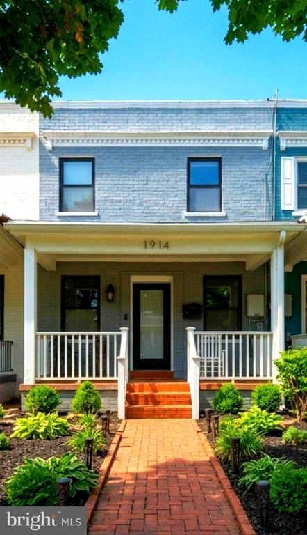 1914 D Street Ne - Photo 0