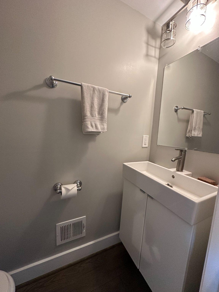 1914 D Street Ne - Photo 10