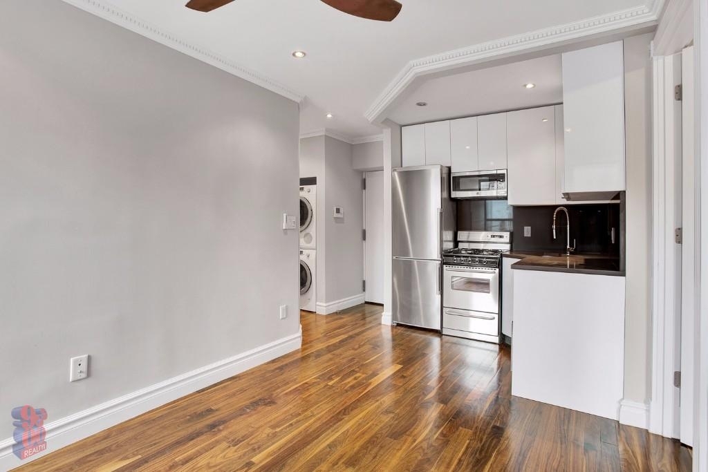 Lexington Avenue - Photo 2