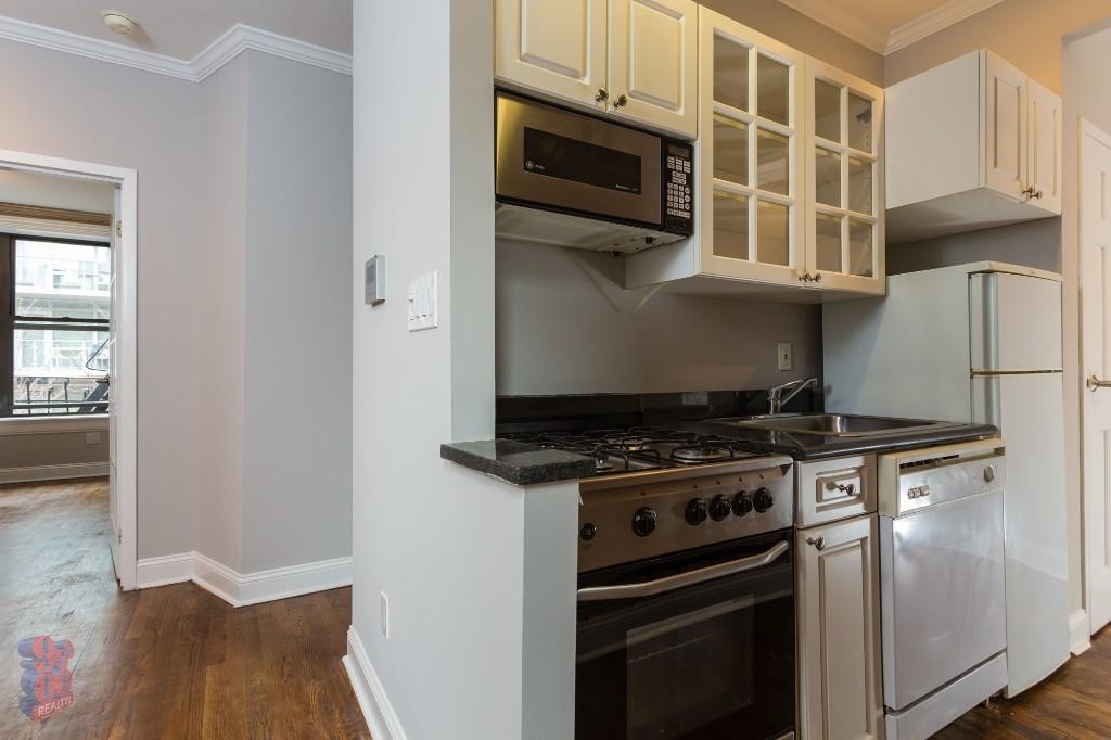 Copy of 432 East 13th Street, Unit 38 - Photo 3