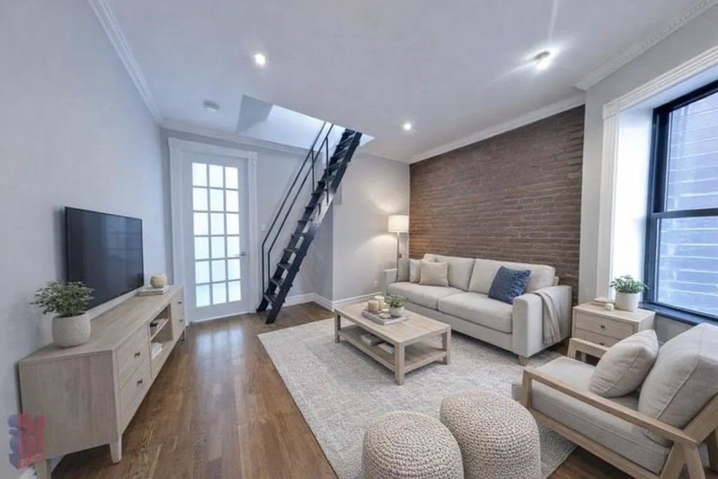 221 East 23rd Street - Photo 0