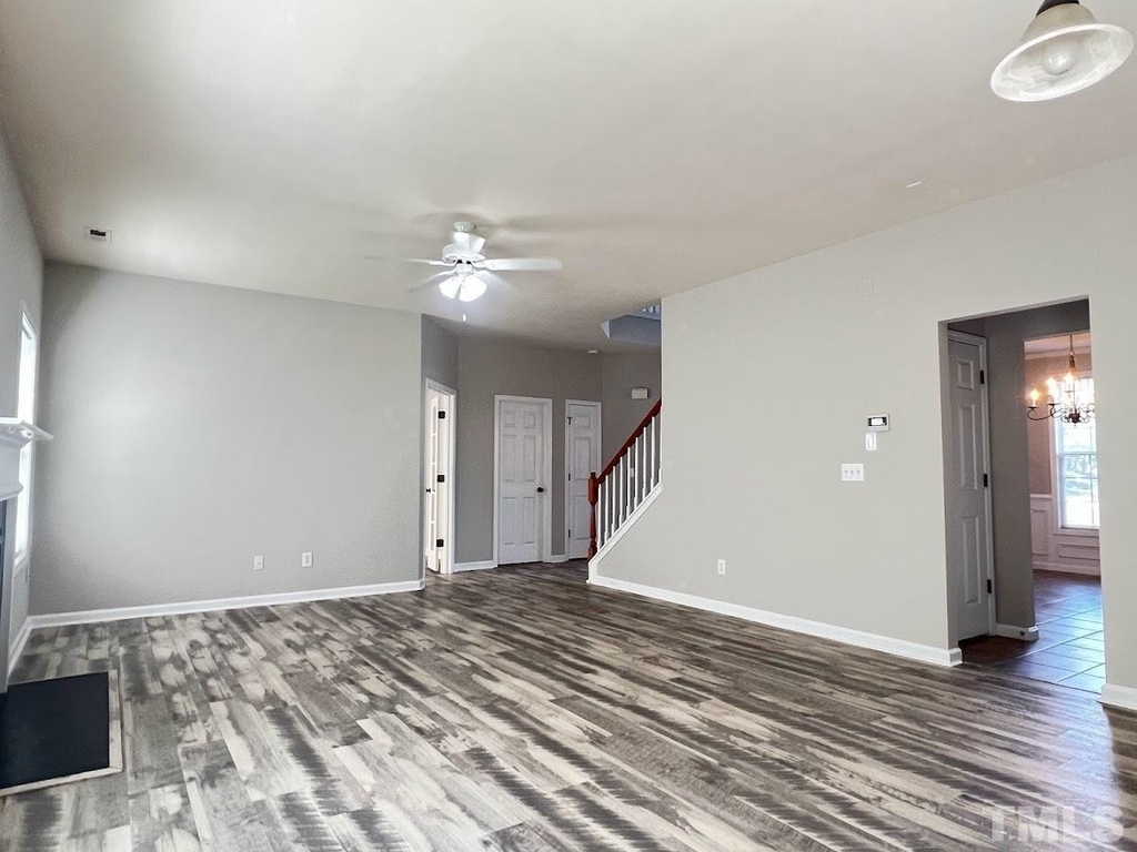201 October Glory Lane - Photo 3