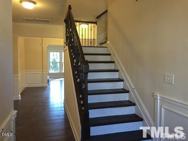 425 Daylin Drive - Photo 1