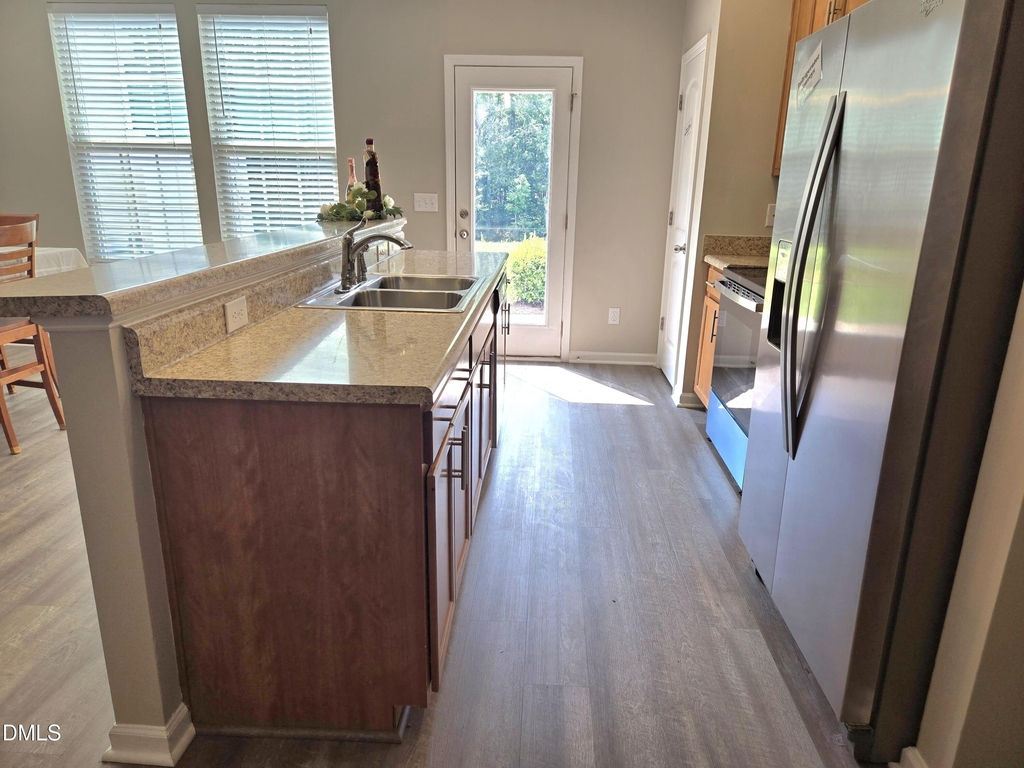 72 E Grove Point Drive - Photo 2