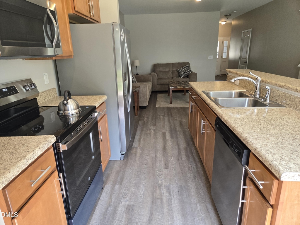 72 E Grove Point Drive - Photo 3