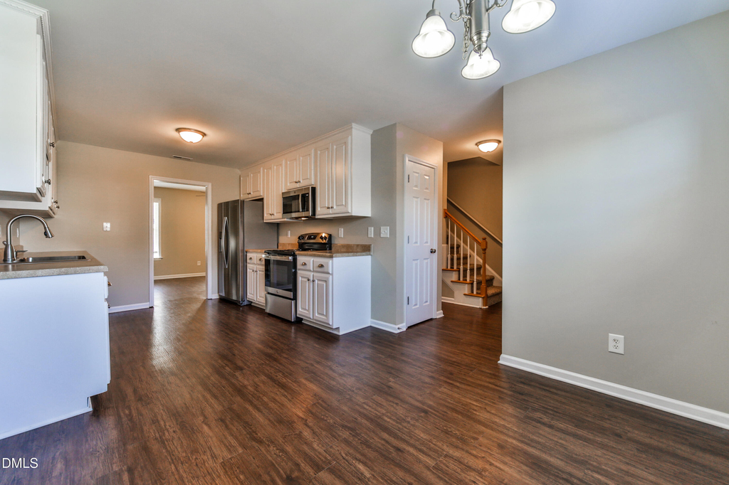 304 Whitehall Court - Photo 4