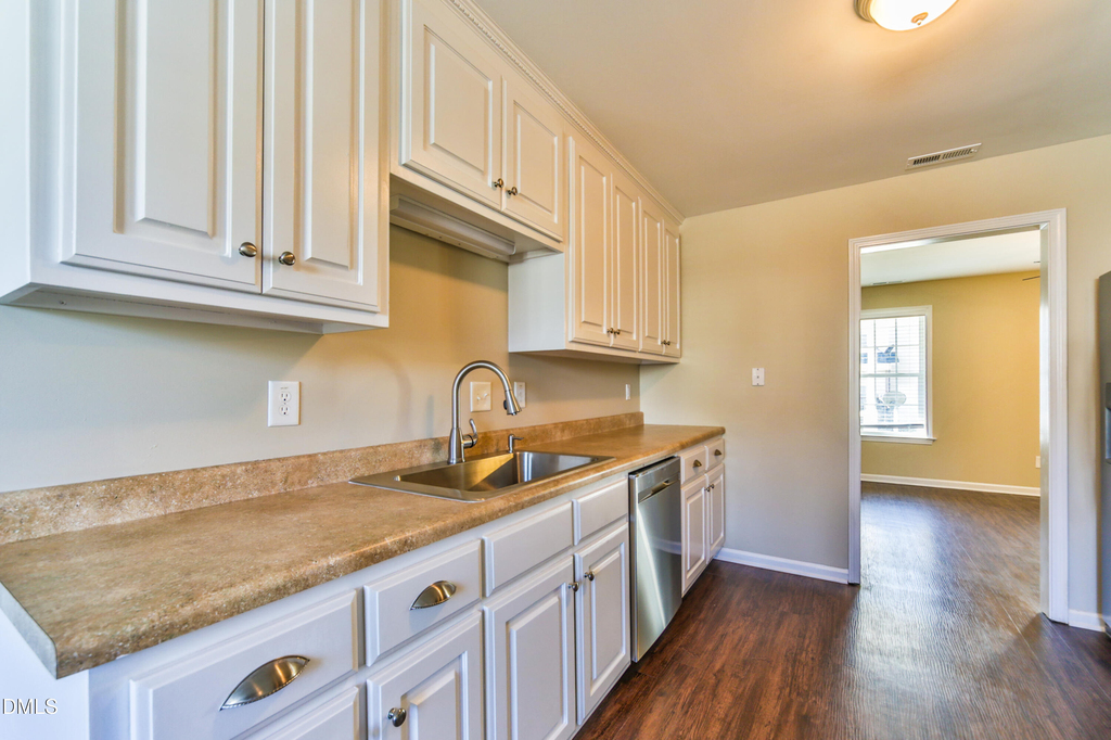 304 Whitehall Court - Photo 7