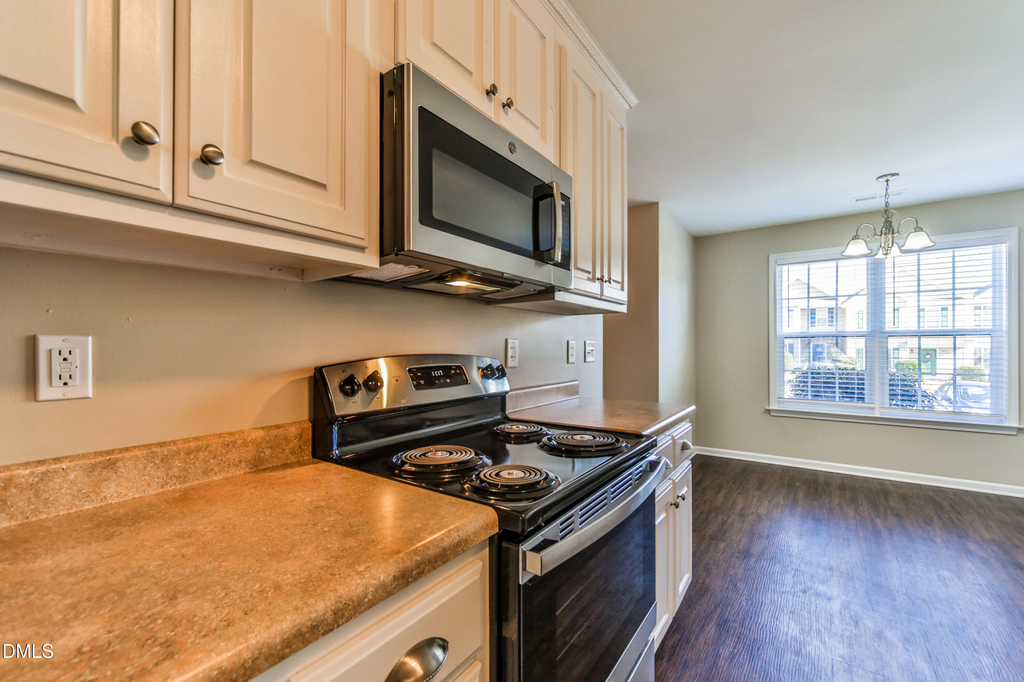 304 Whitehall Court - Photo 5