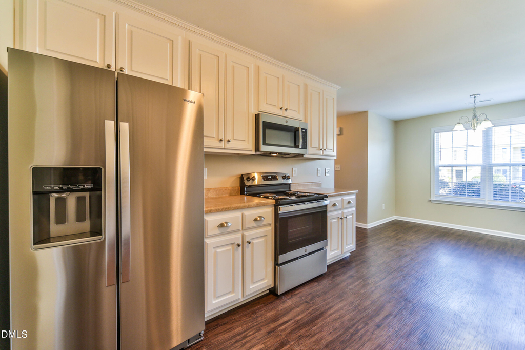 304 Whitehall Court - Photo 6
