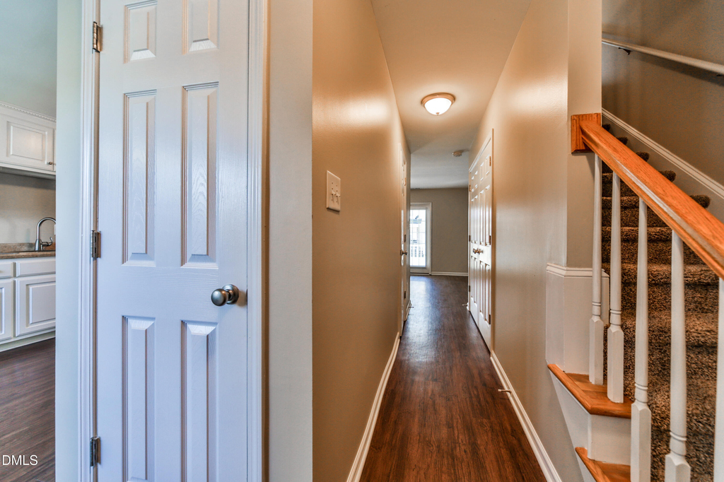 304 Whitehall Court - Photo 2