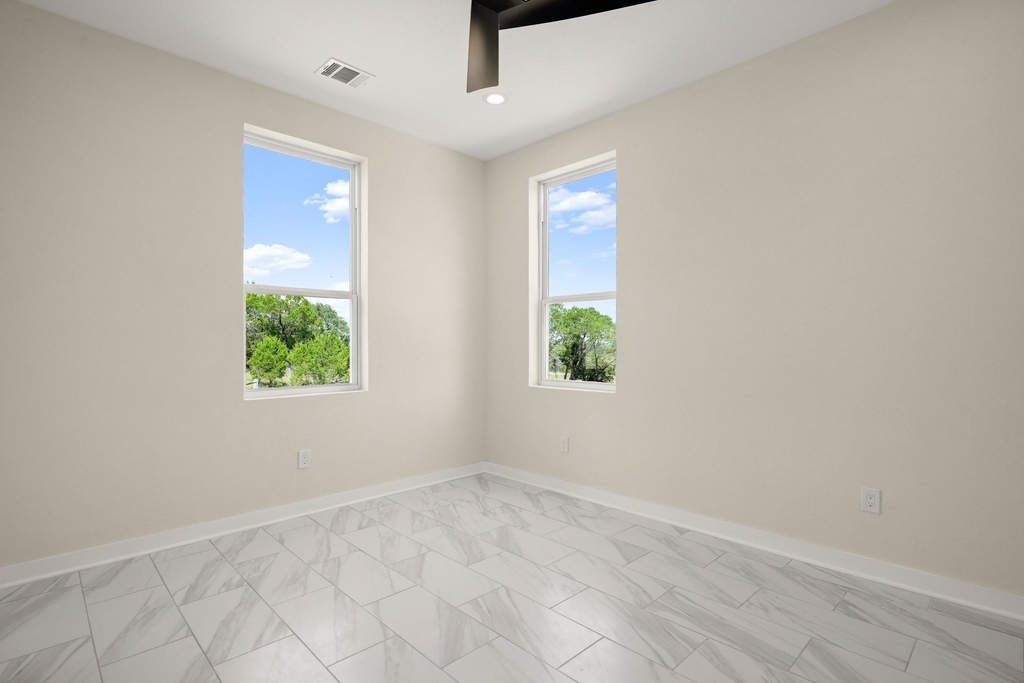 2401 Thurber Ln - Photo 17