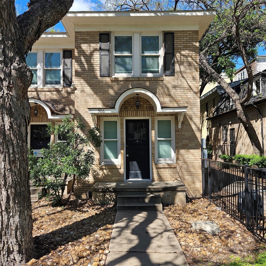 506 1/2 W 7th St - Photo 0