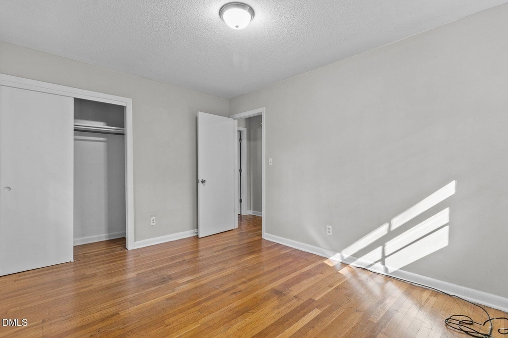 7505 Crown Avenue - Photo 16