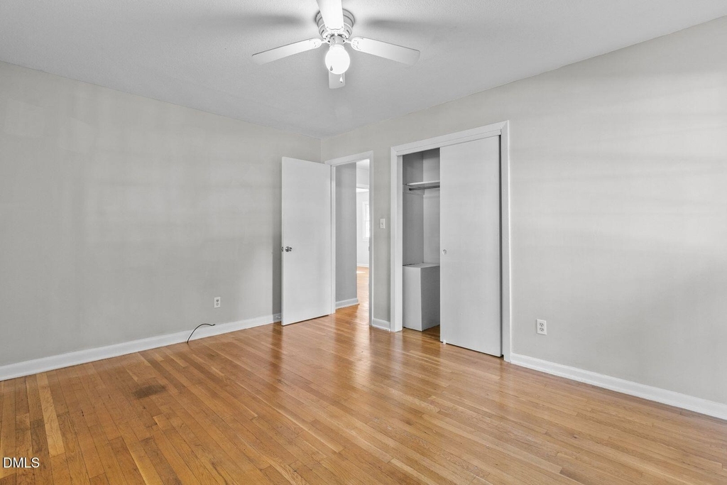 7505 Crown Avenue - Photo 18