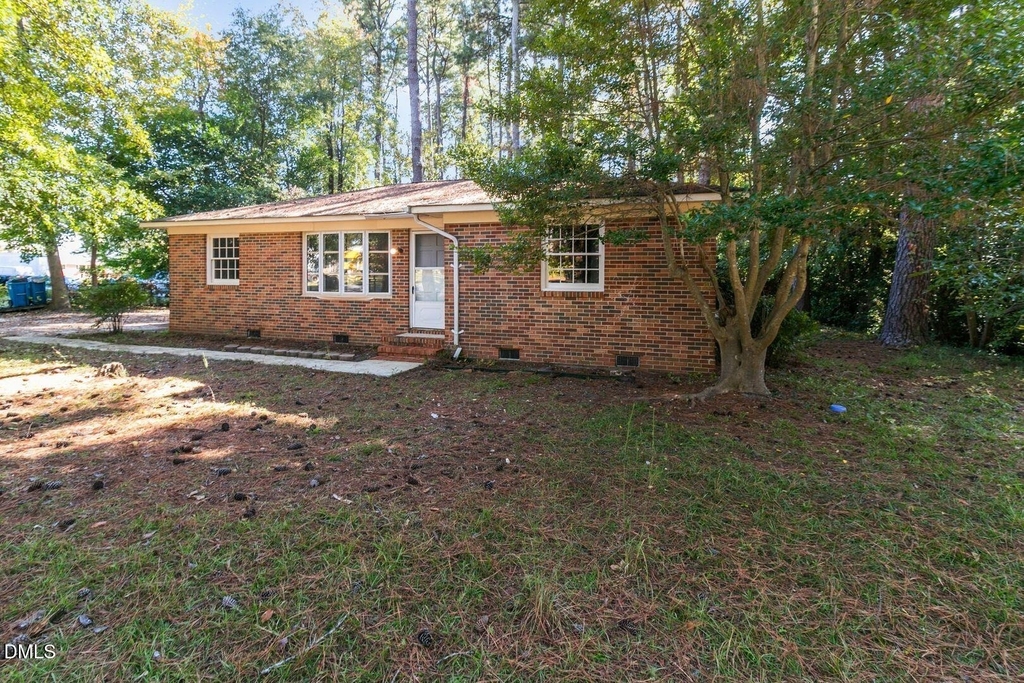 7505 Crown Avenue - Photo 3