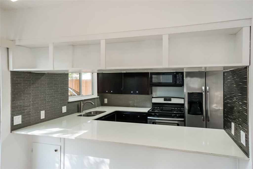 1122 Hollow Creek Dr - Photo 4