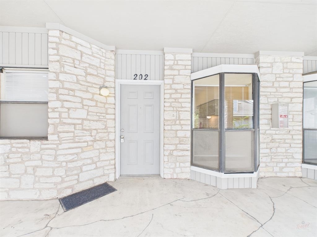 2604 Salado St - Photo 8