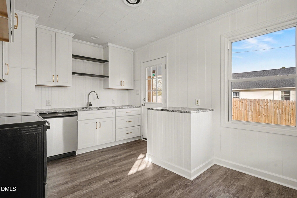 1101 E Mason Street - Photo 1