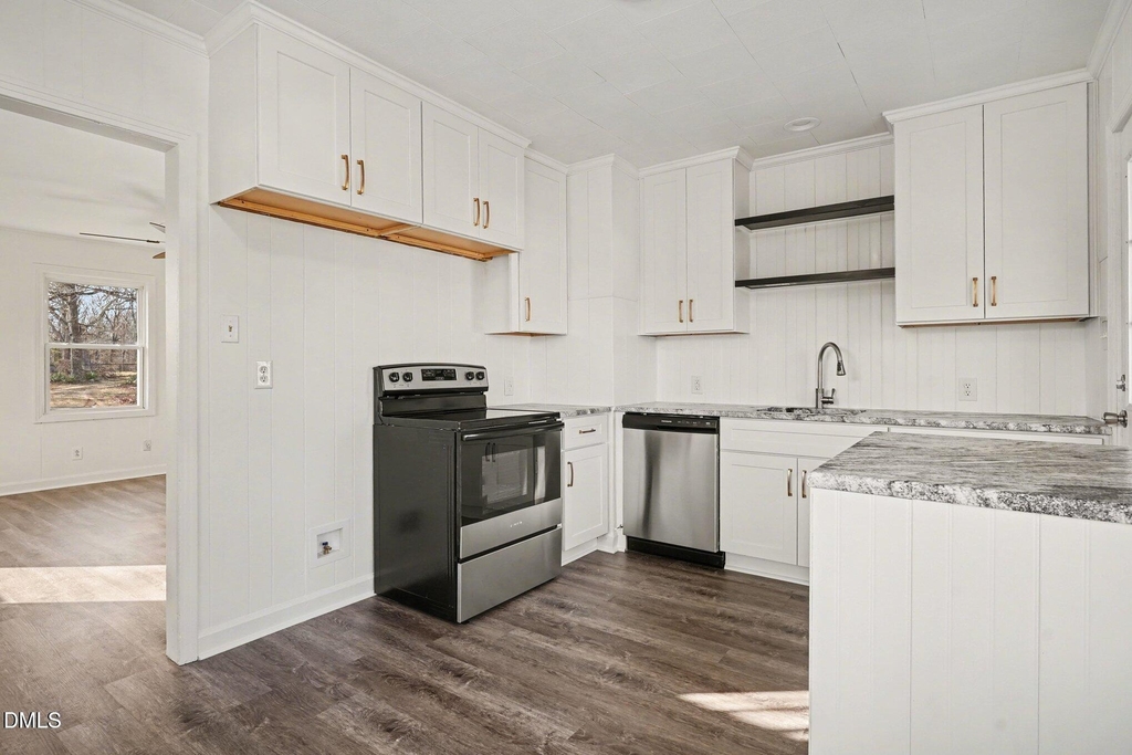 1101 E Mason Street - Photo 2
