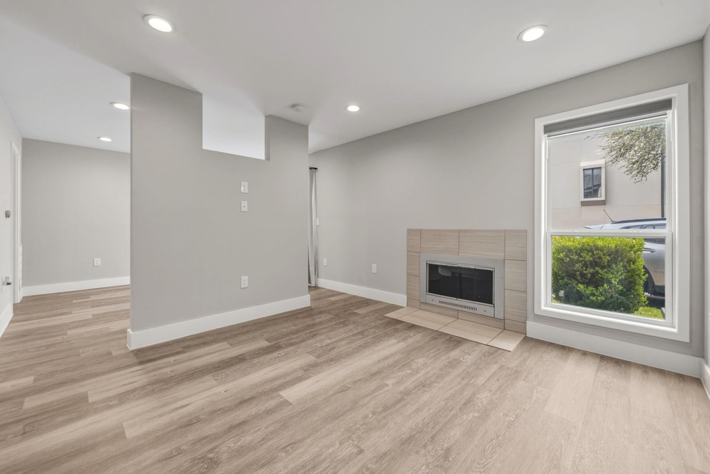 935 La Posada Dr - Photo 6