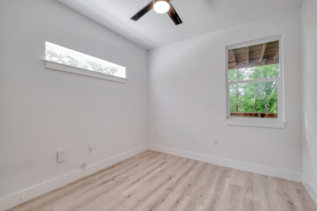 5211 Rob Scott St - Photo 18