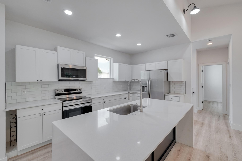 5211 Rob Scott St - Photo 8
