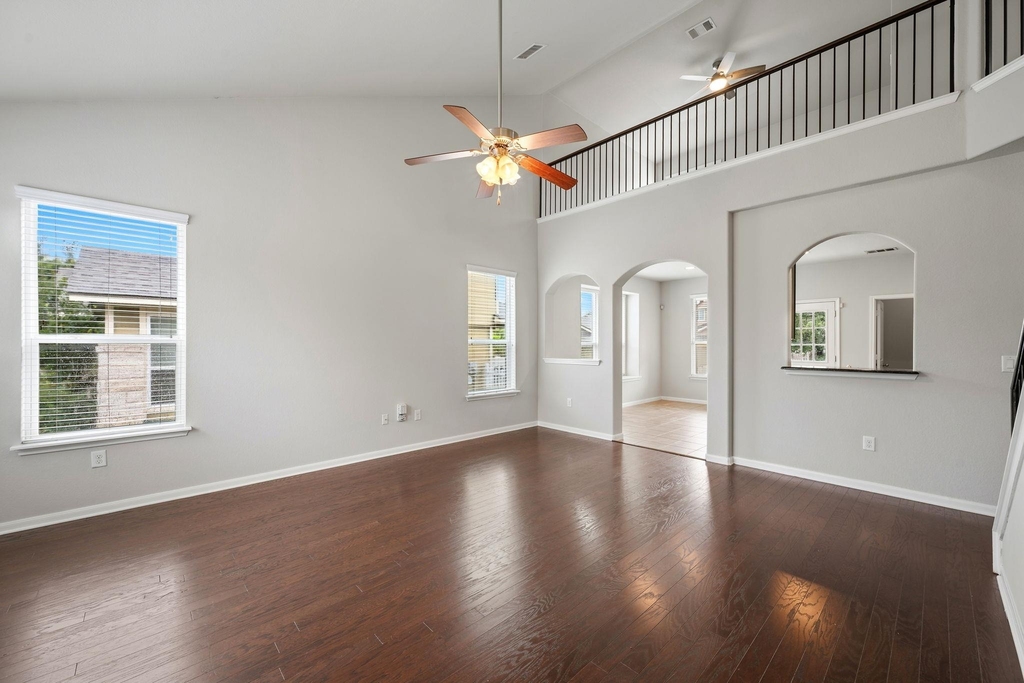 1613 Corn Hill Ln - Photo 3