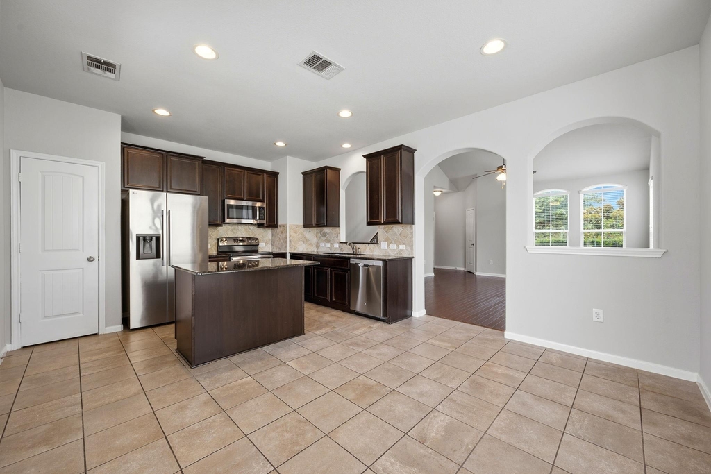 1613 Corn Hill Ln - Photo 12