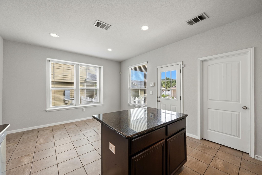 1613 Corn Hill Ln - Photo 10