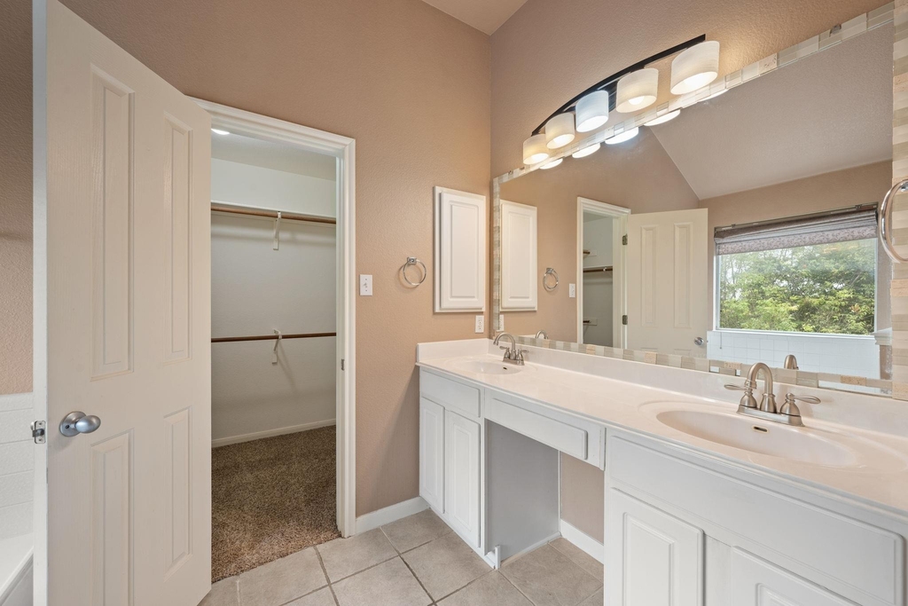 1006 Shadow Valley Cv - Photo 20