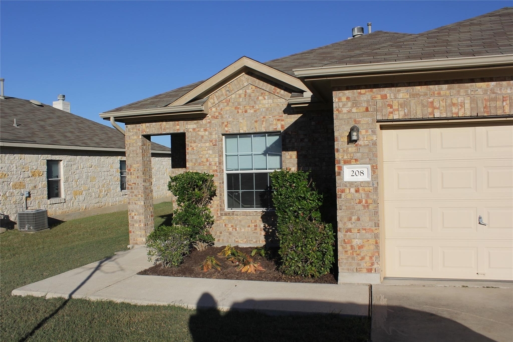 208 Firwood - Photo 0