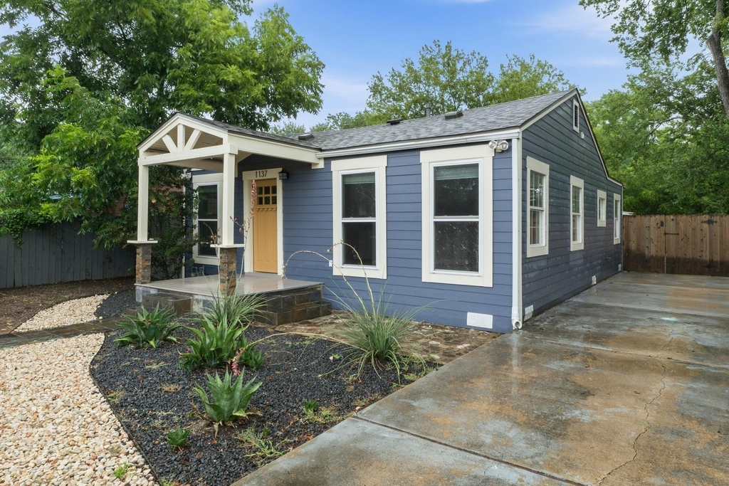 1137 Nickols Ave - Photo 3