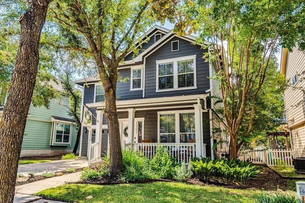 1202 Cardigan St - Photo 0