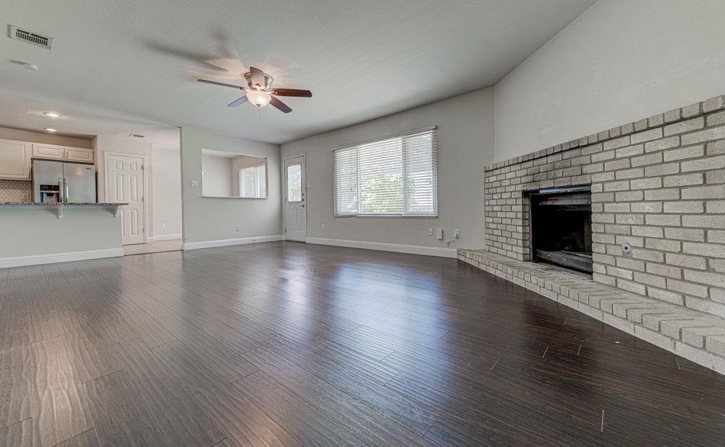 1711 Cricket Hollow Dr - Photo 2
