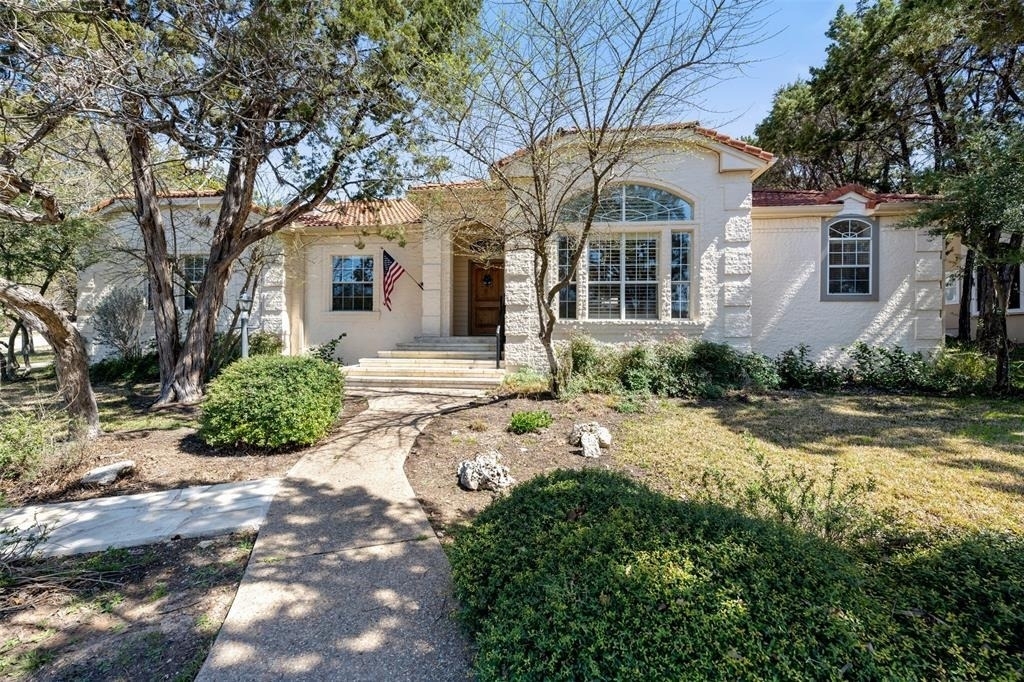 110 Squires Dr - Photo 0