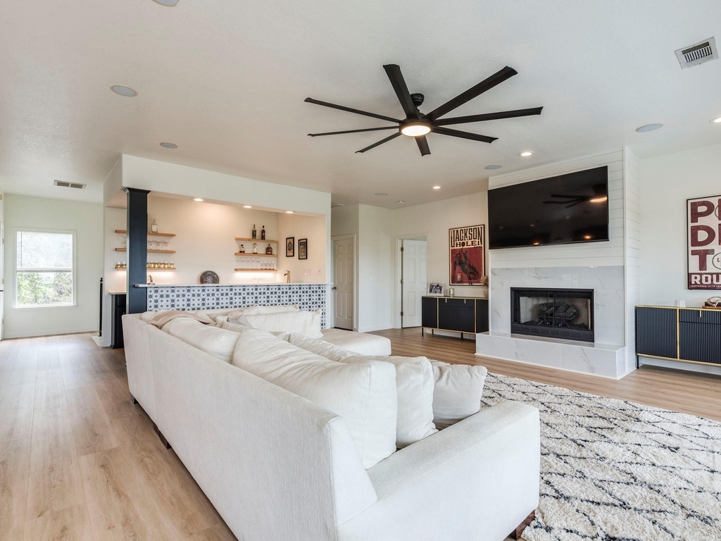 22401 Briarview Dr - Photo 17