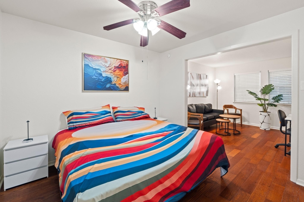 1110 W 22nd St - Photo 18