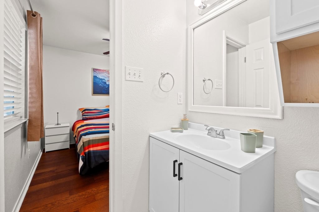 1110 W 22nd St - Photo 21
